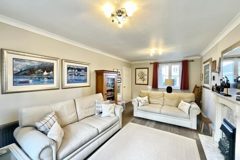 5 bedroom detached house for sale in Haigh Moor Way, Aston Manor