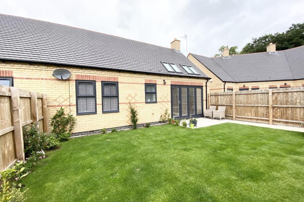 2 bedroom bungalow for sale in Robertson Grove, Worksop