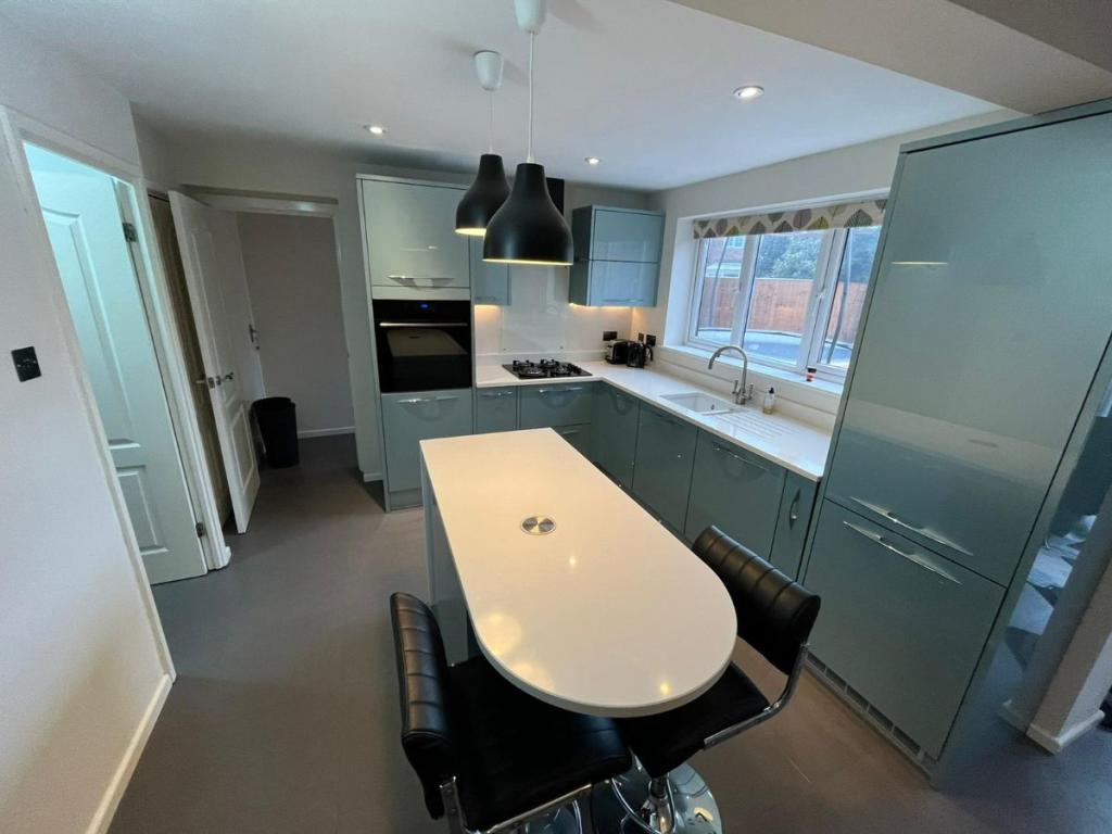 4 bedroom detached house for sale in Vincent Close, Old Hall