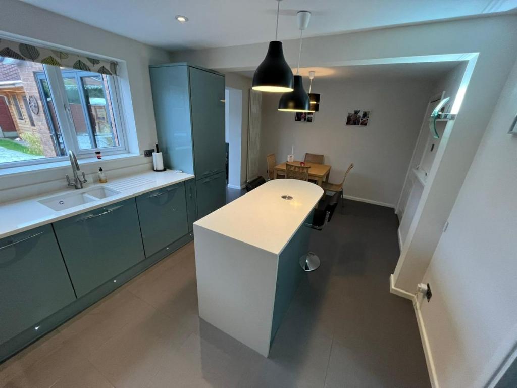 4 bedroom detached house for sale in Vincent Close, Old Hall