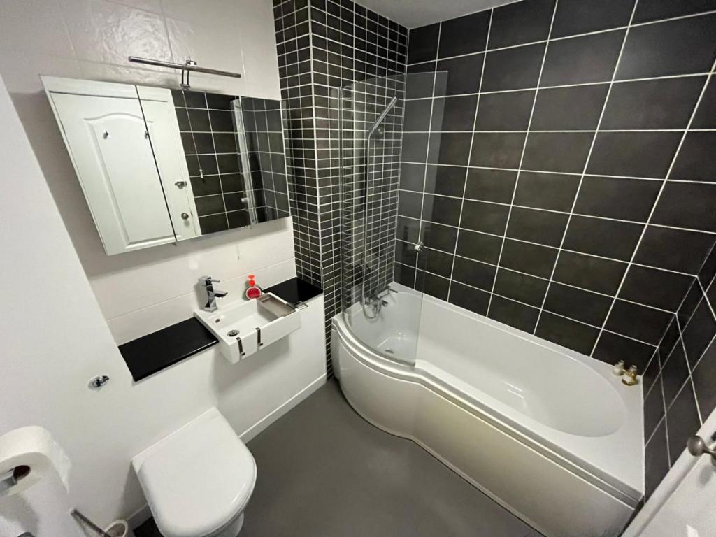 4 bedroom detached house for sale in Vincent Close, Old Hall