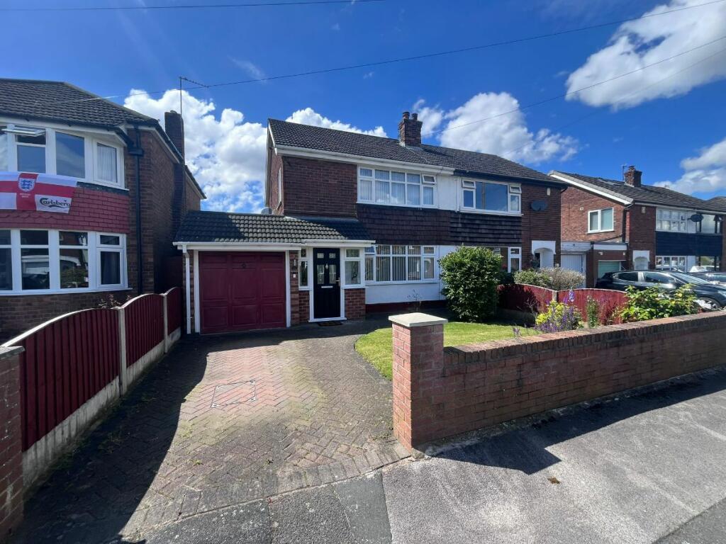 3 bedroom semidetached house for sale in Westover Road, Padgate