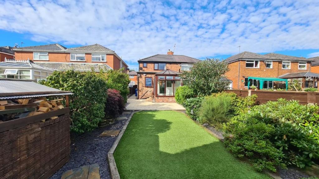 2 bedroom semidetached house for sale in Cliftonville Road, Woolston
