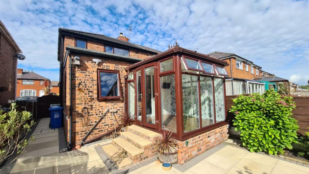 2 bedroom semidetached house for sale in Cliftonville Road, Woolston