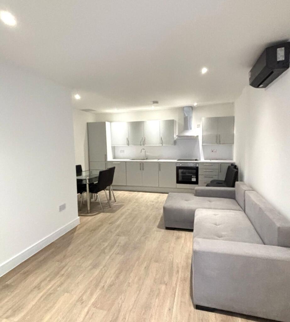 Main image of property: Flat ,  Battersea Park Road, London