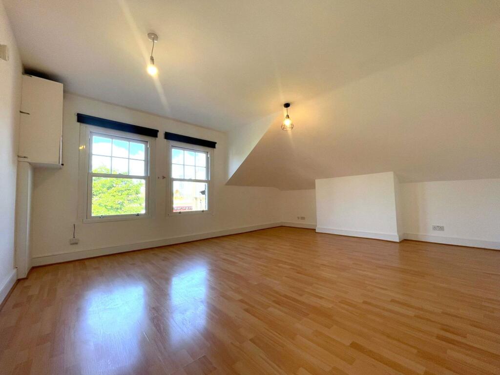 Main image of property: Streatham High Road