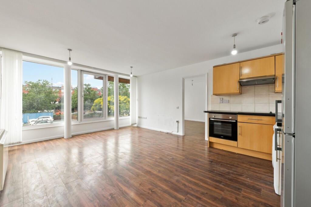 Main image of property: Flat , a London Road, Mitcham
