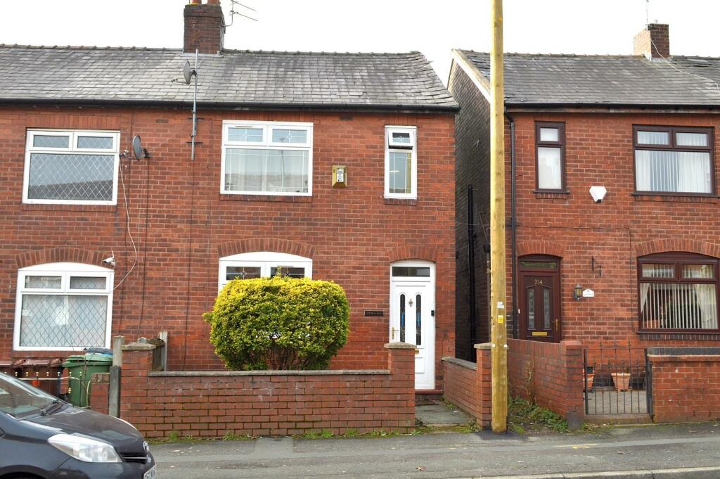3 bedroom end of terrace house for sale in Heron Street, Oldham, OL8