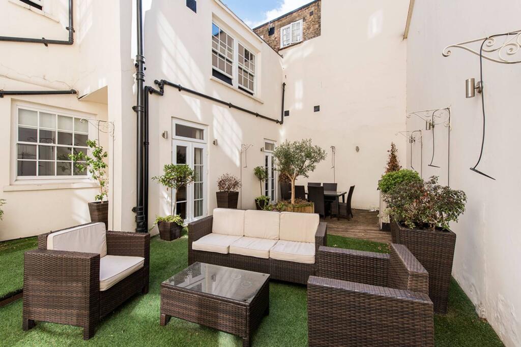 Main image of property: Sussex Gardens, Bayswater, London, W2
