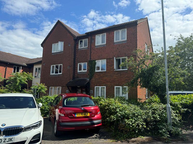 1 bedroom flat for rent in Brendon Close, Harlington, Hayes , UB3
