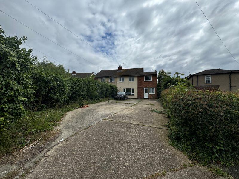 5 bedroom semidetached house for sale in Field Close, Harlington, Hayes, UB3