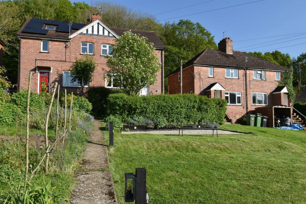 3 bedroom semidetached house for sale in Blacksmiths Field, Crowhurst