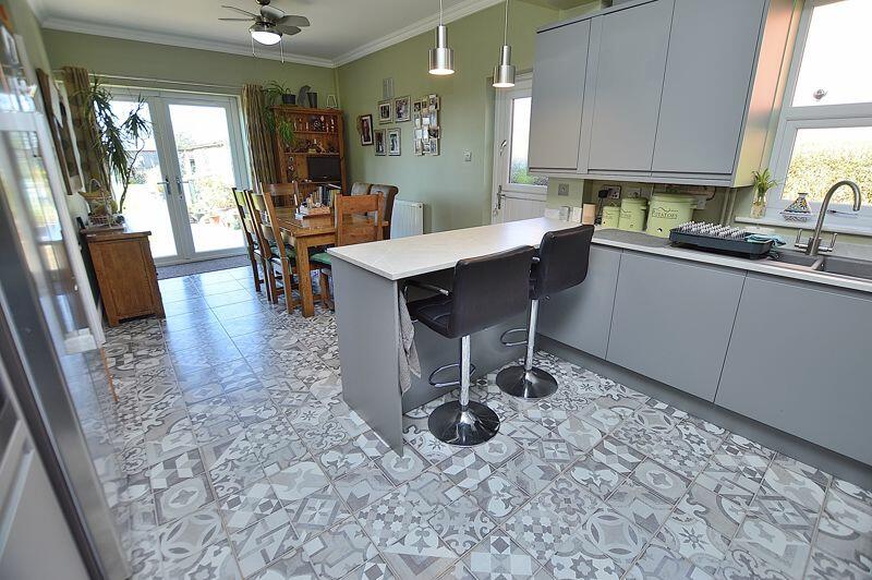 4 bedroom bungalow for sale in 130 Witham Road, Woodhall Spa, LN10