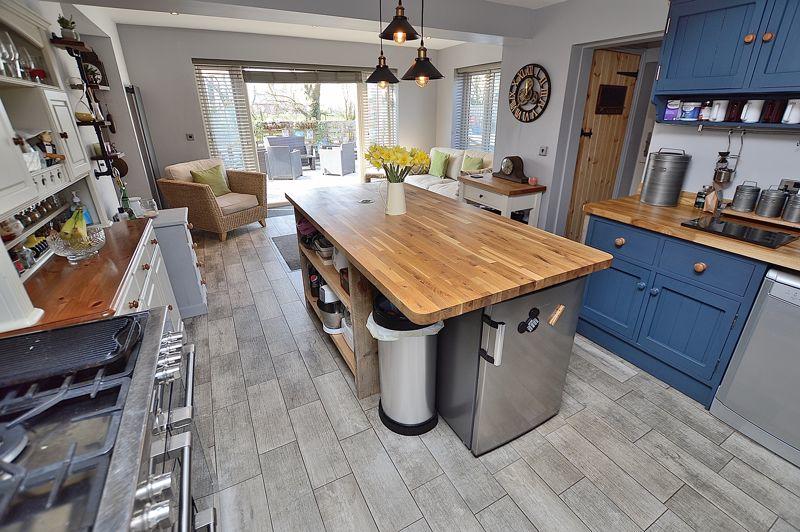 5 bedroom detached house for sale in 210 Witham Road, Woodhall Spa, LN10