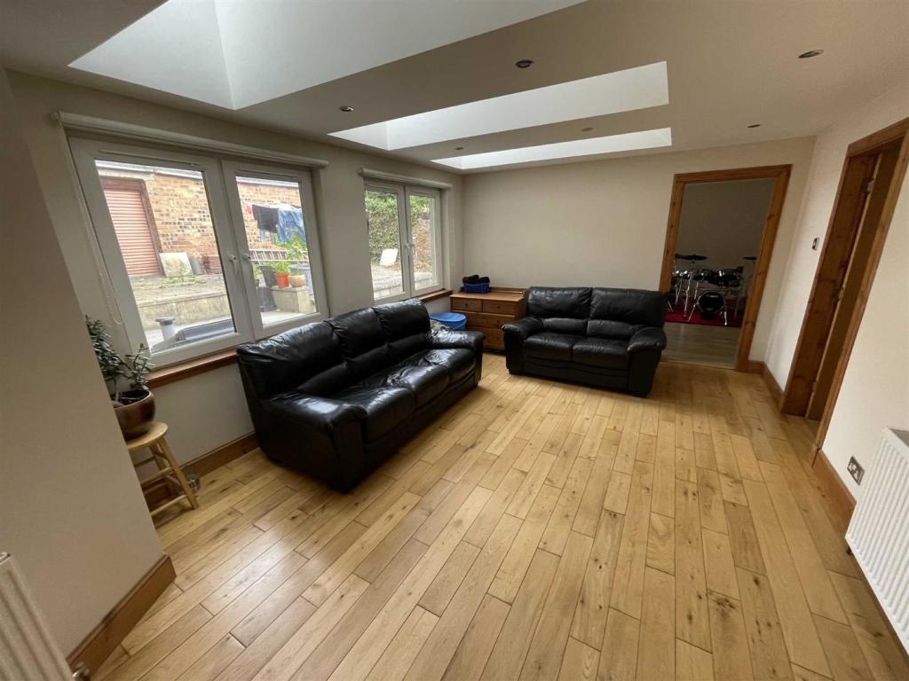 4 bedroom terraced house for sale in 39 High Street, Strathmiglo,, KY14