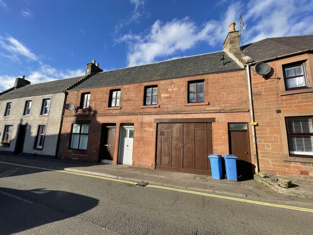 4 bedroom terraced house for sale in 39 High Street, Strathmiglo,, KY14