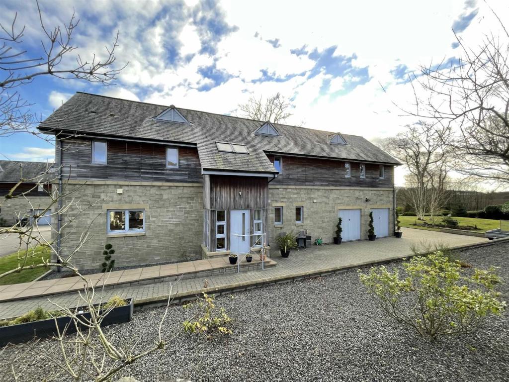 4 bedroom detached house for sale in 8 Glentarkie Steadings