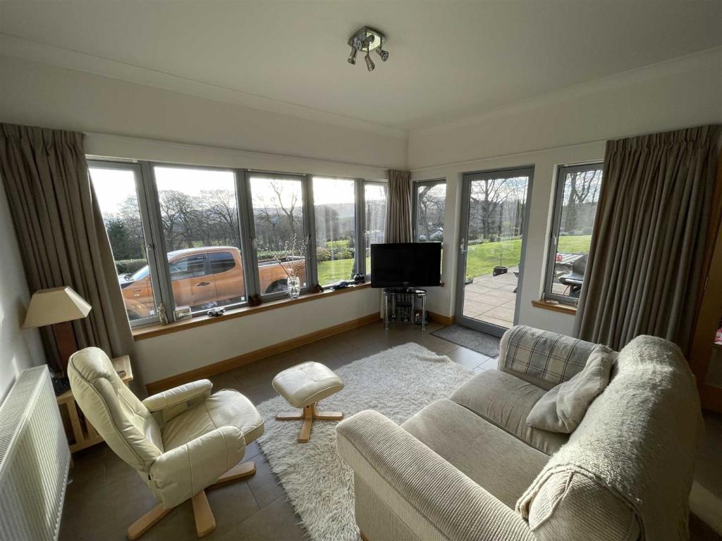 4 bedroom detached house for sale in 8 Glentarkie Steadings