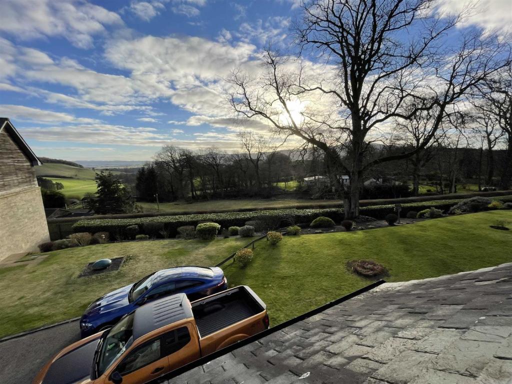 4 bedroom detached house for sale in 8 Glentarkie Steadings