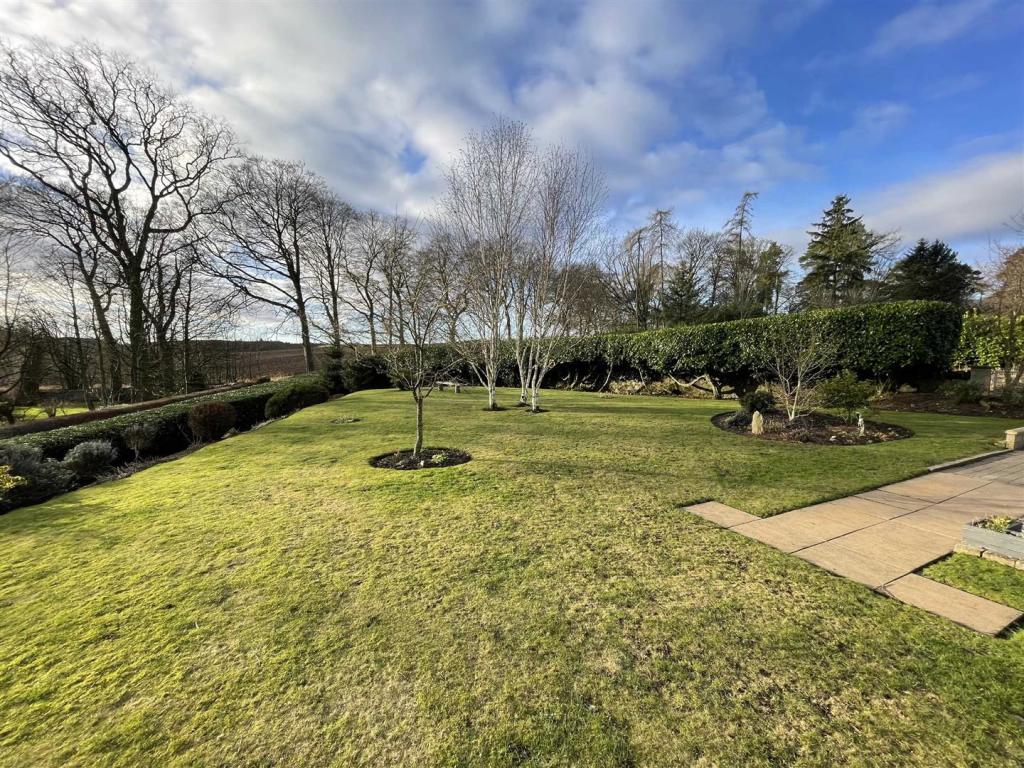 4 bedroom detached house for sale in 8 Glentarkie Steadings