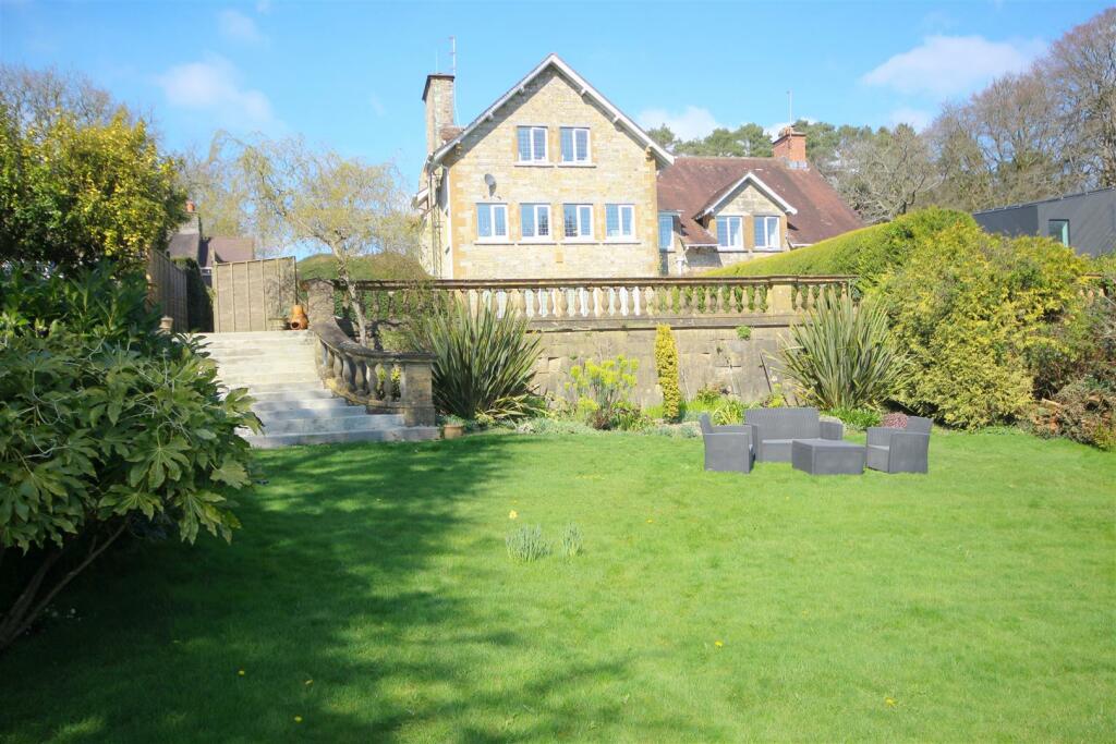 2 bedroom flat for sale in Flat 3 St. Mary's, Trinity Hill Road