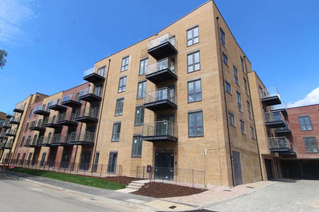 Main image of property: Frogmore Road, Hemel Hempstead, Hertfordshire, HP3
