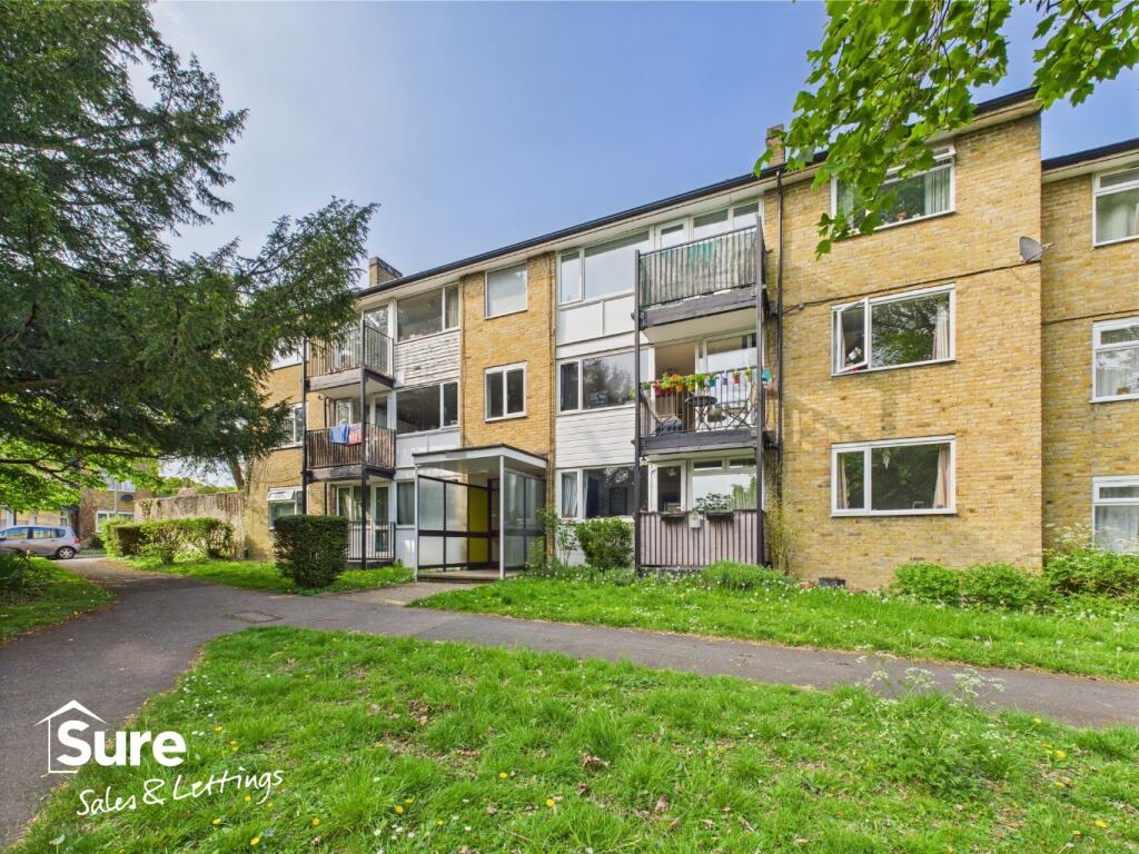 Main image of property: Chaulden House Gardens, Hemel Hempstead, Hertfordshire, HP1