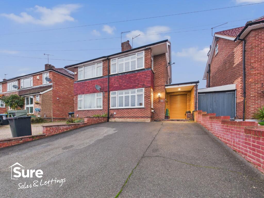 Main image of property: Fairway, Hemel Hempstead, Hertfordshire, HP3