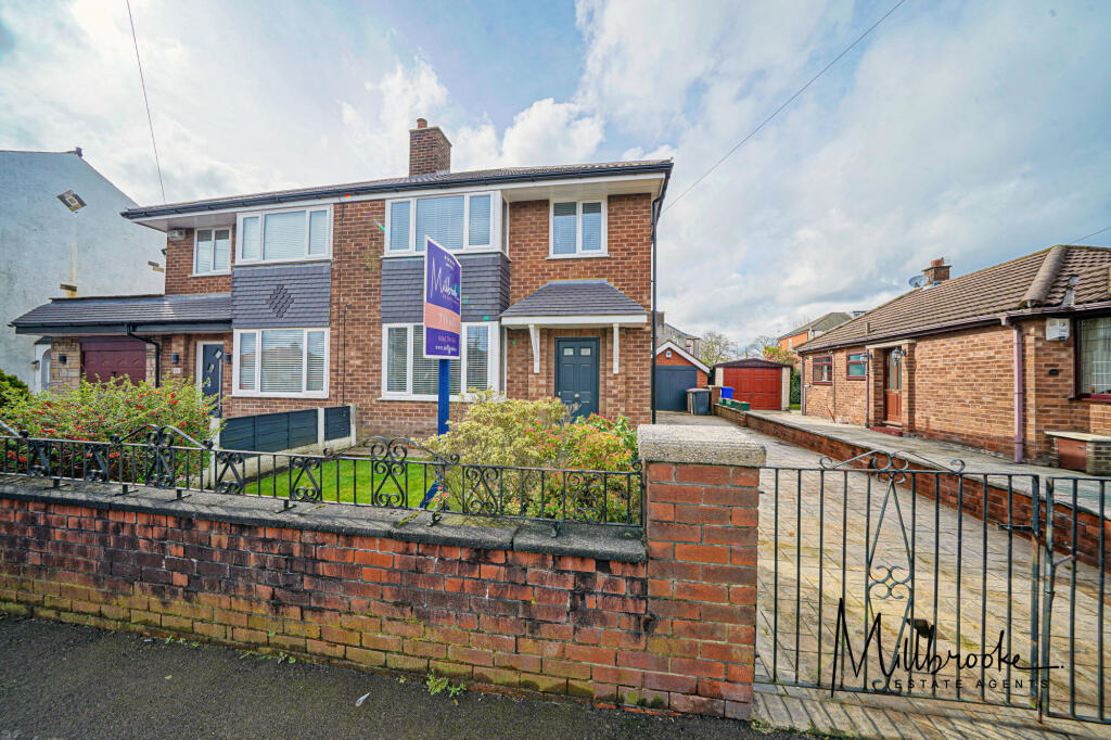 3 bedroom semi-detached house for rent in Normanby Street, Swinton, Manchester, M27