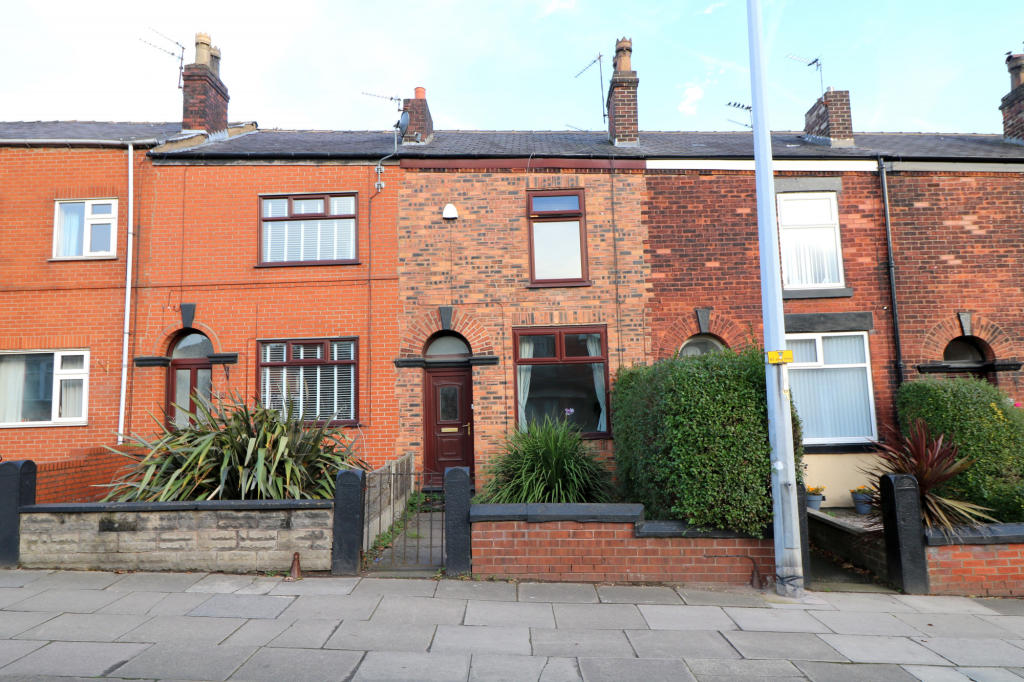 2 bedroom terraced house for rent in Memorial Road, Walkden, Manchester