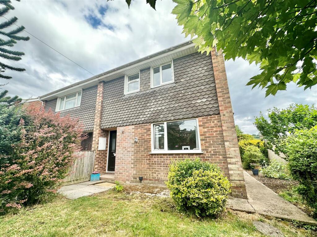 3 bedroom semidetached house for sale in West Avenue, Drybrook, GL17