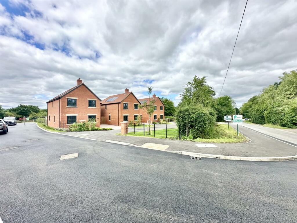 Main image of property: Over Old Road, Hartpury, Gloucester