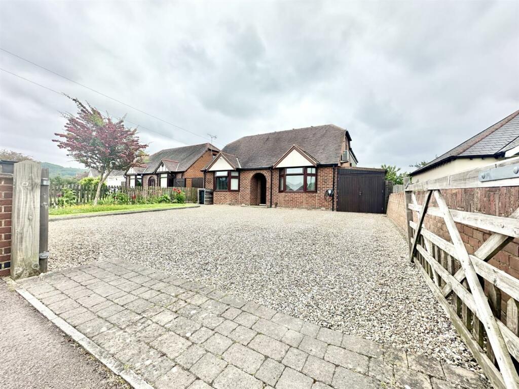 5 bedroom detached house for sale in Larkhay Road, Hucclecote