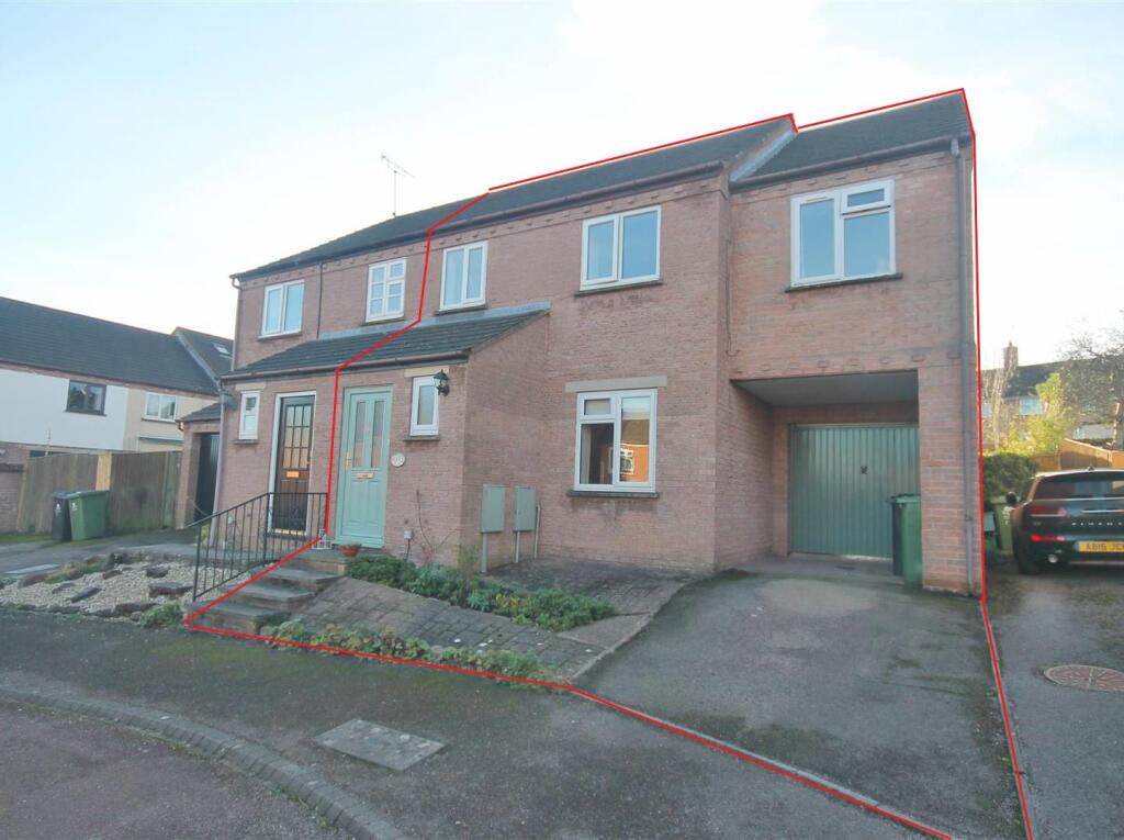 4 bedroom semi-detached house