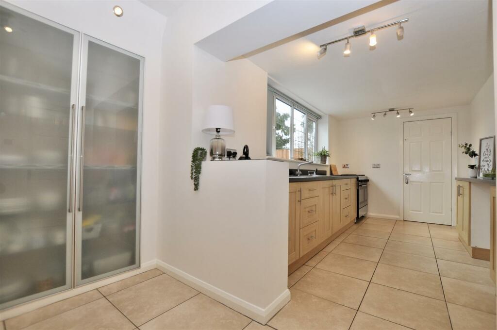 3 bedroom detached bungalow for sale in Kidderminster Road, Hagley