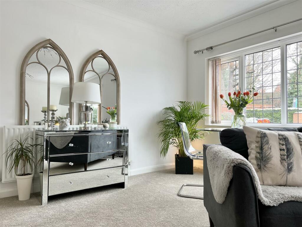 3 bedroom detached bungalow for sale in Kidderminster Road, Hagley