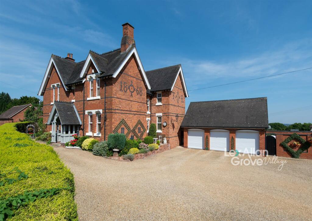 4 bedroom detached house for sale in Chapel Lane, Romsley, Halesowen, B62