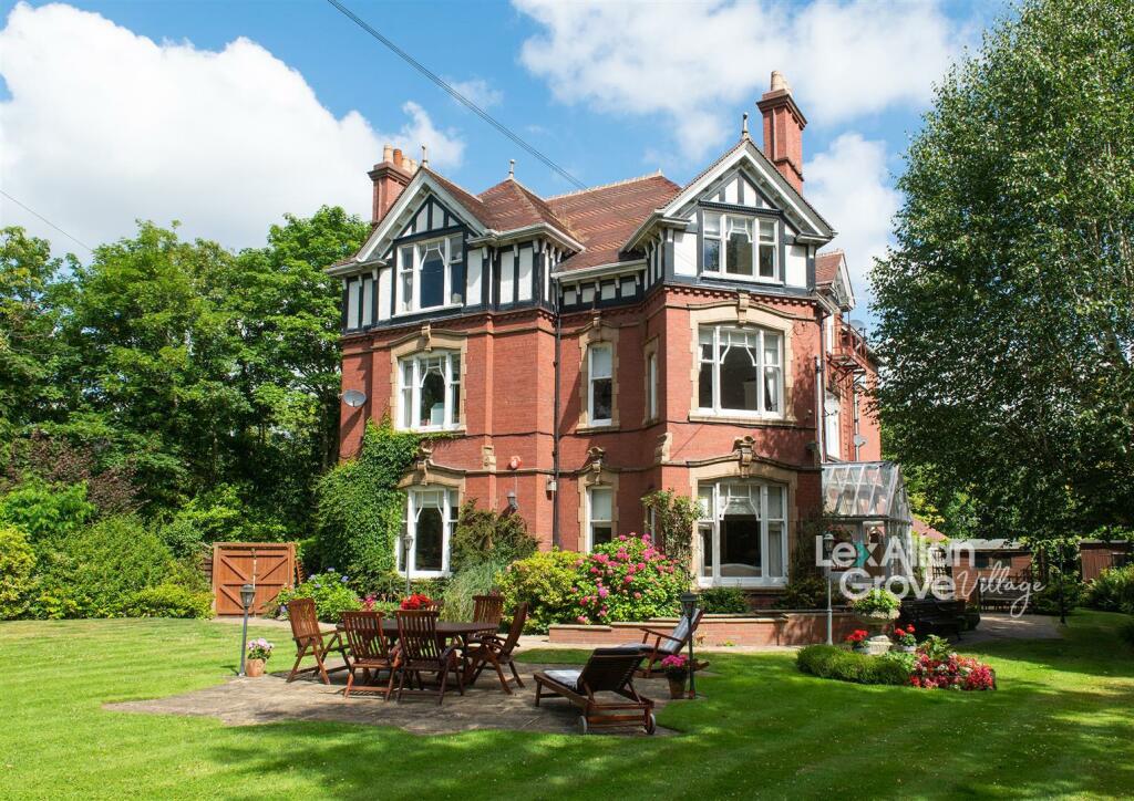 7 bedroom detached house for sale in Redlake Road, Stourbridge, DY9