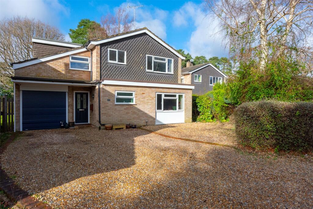 4 bedroom detached house for sale in Silver Drive, Frimley, Camberley