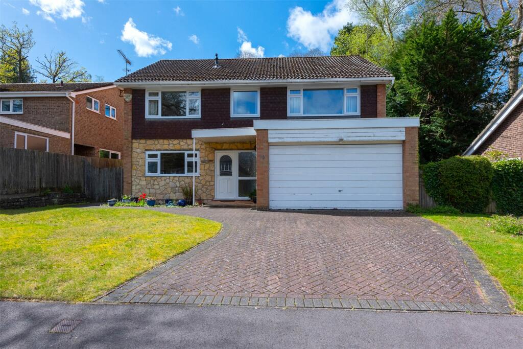 4 bedroom detached house for sale in Lime Avenue, Camberley, Surrey, GU15