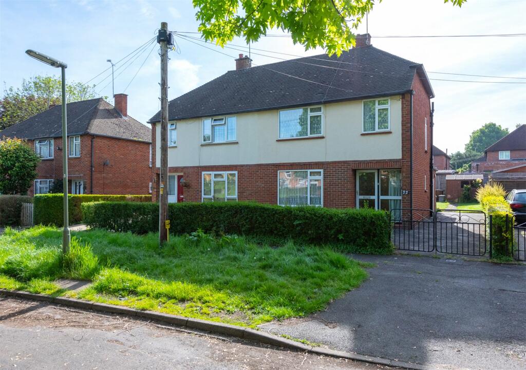 3 bedroom semidetached house for sale in Brook Road, Bagshot, Surrey, GU19