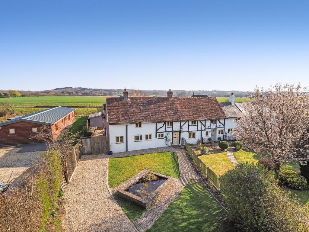 3 bedroom semidetached house for sale in Bentley, Farnham, Hampshire, GU10