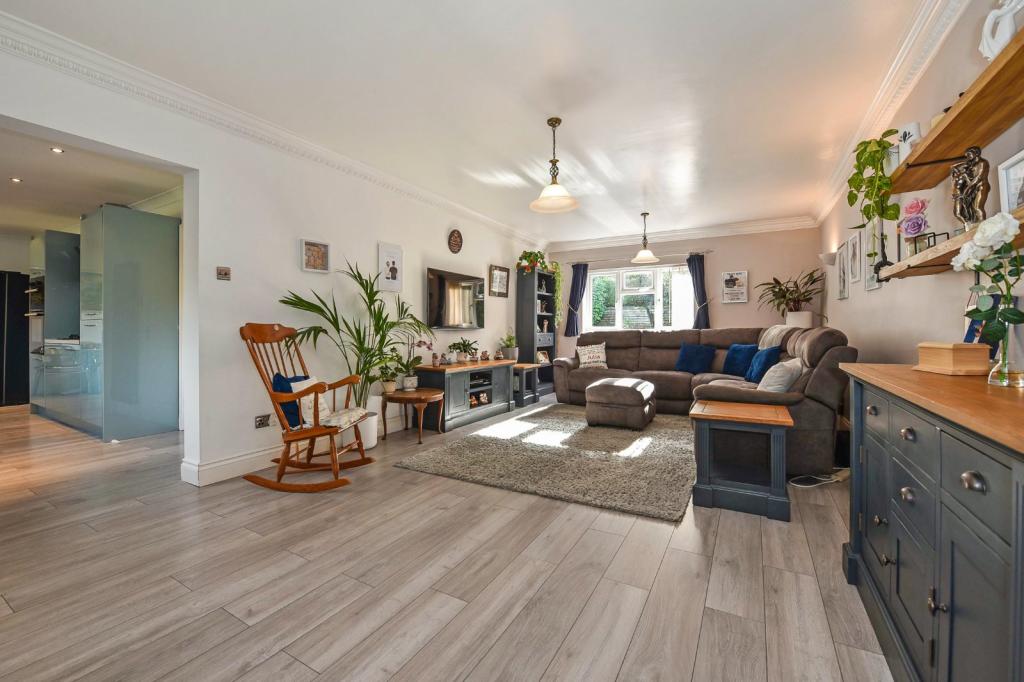 5 bedroom detached house for sale in Winchester Road, Four Marks, Alton