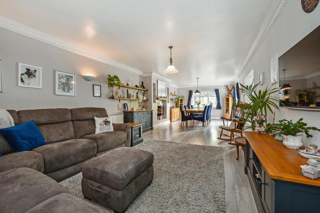 5 bedroom detached house for sale in Winchester Road, Four Marks, Alton