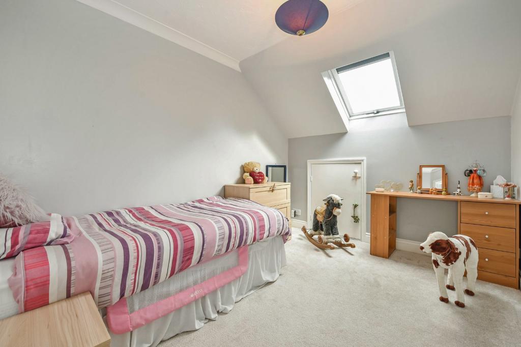 5 bedroom detached house for sale in Winchester Road, Four Marks, Alton