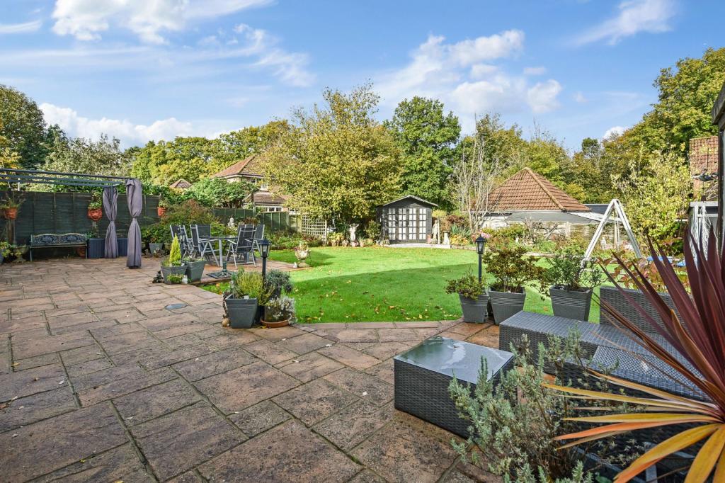 5 bedroom detached house for sale in Winchester Road, Four Marks, Alton