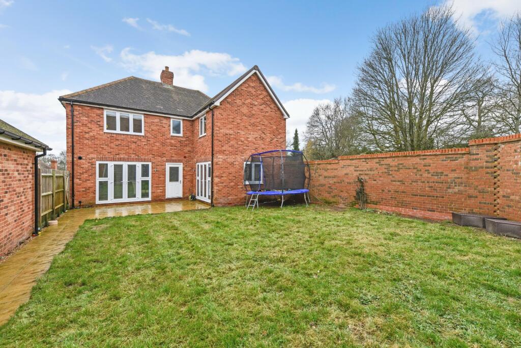 4 bedroom detached house for sale in Eyden Gardens, Medstead, Alton