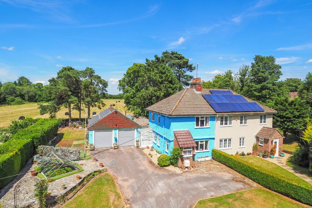 3 bedroom semidetached house for sale in Hussell Lane, Medstead, Alton