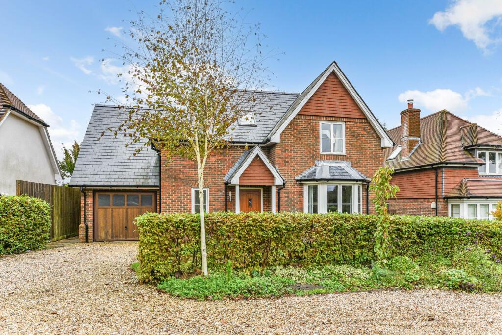 4 bedroom detached house for sale in Kingsley Drive, Lymington Bottom