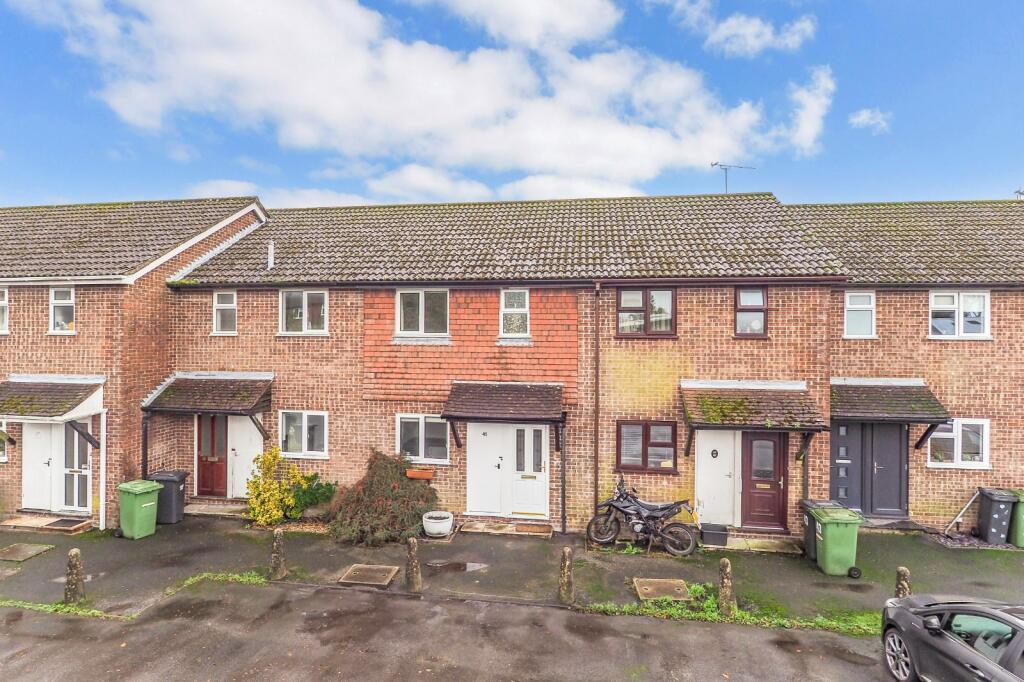 2 bedroom terraced house for sale in Hazel Road, Four Marks, Alton